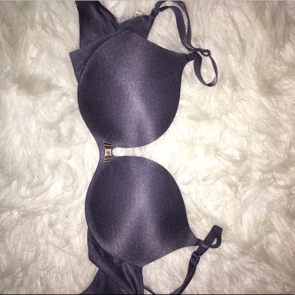 Victoria's Secret 32 D Plunge Bra!